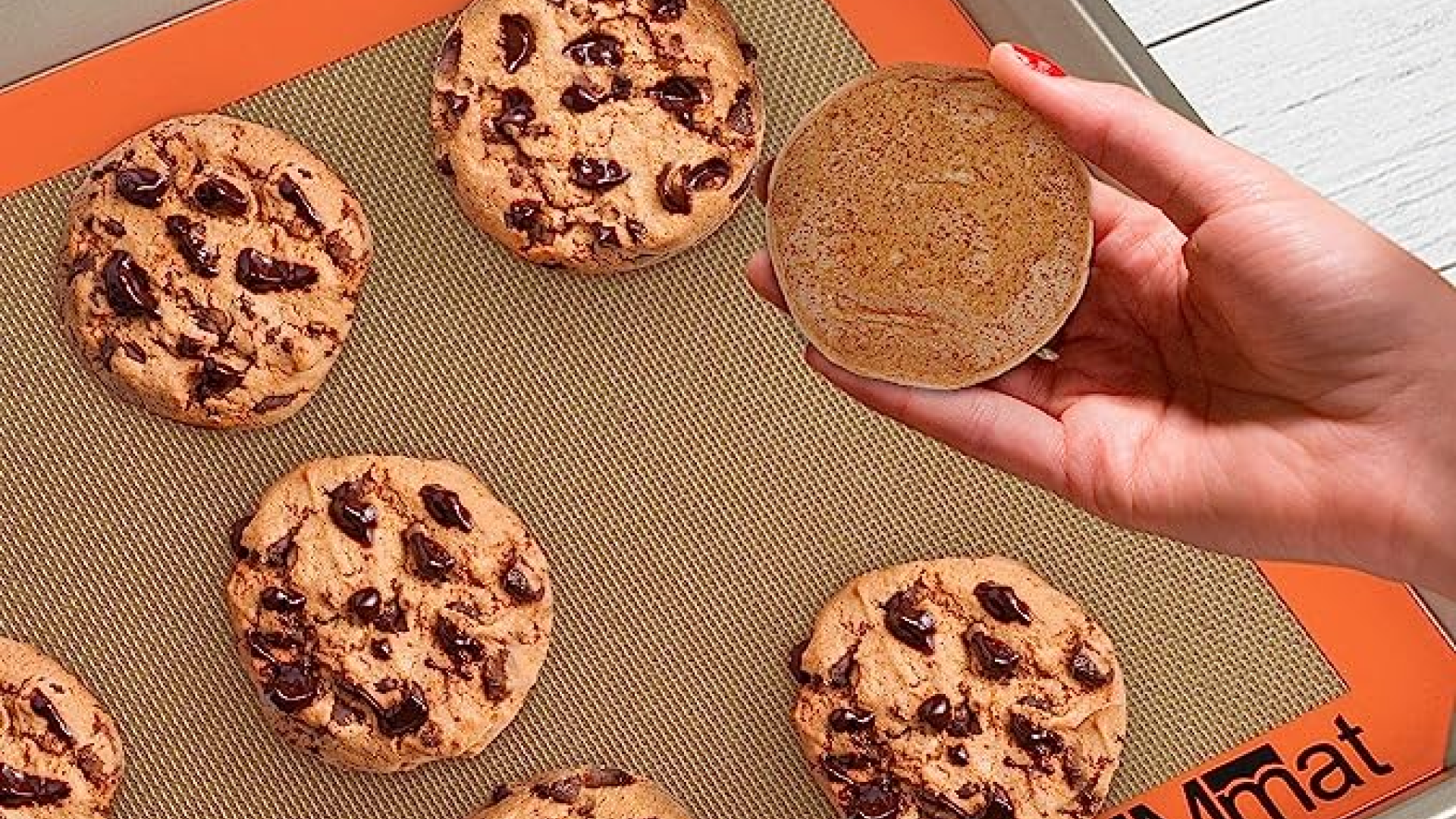 silicone reusable baking mat to replace parchment paper and foil