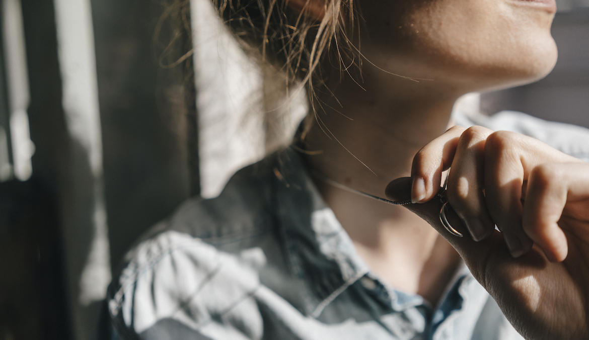 Featured image for 5 Gorgeous Jewelry Vibrators That Are as Powerful To Use as They Are Sexy To Wear