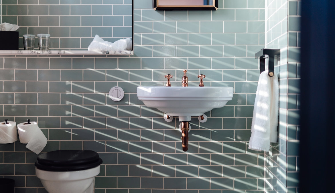 Featured image for Is It Normal for the Urge To Poop To Just... Disappear? Pelvic Floor Therapists Explain