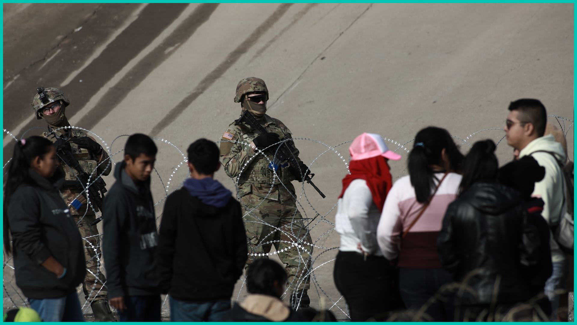 Tension grows in the Rio Grande, after dozens of migrants gathered with the intention of entering the neighboring country